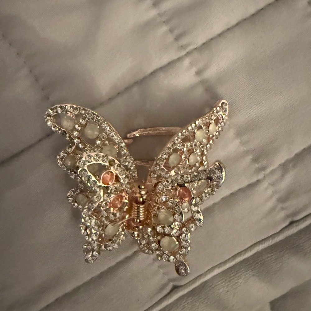 Elegant Gold Butterfly Hair clip - Women Jewelry